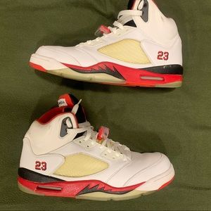 Jordan 5 Fire Red. size 12